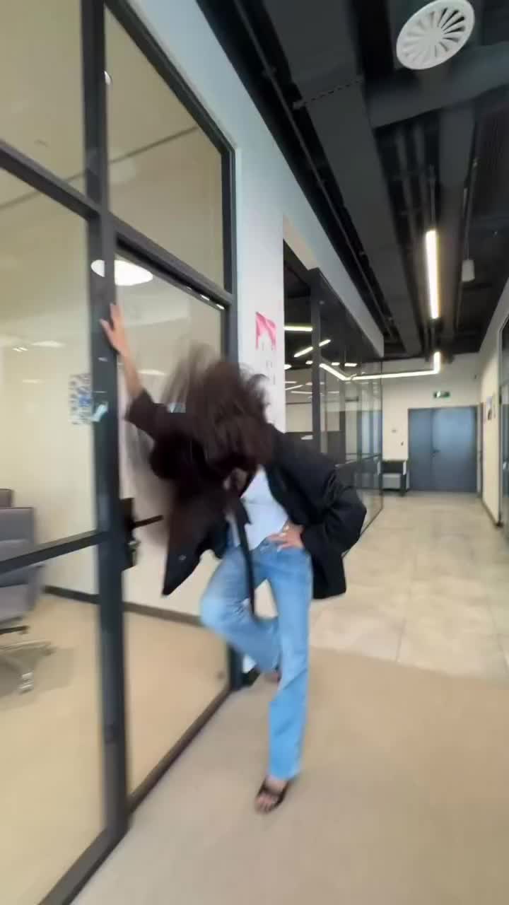 힘들 때 즐기는 자가 일류🤣🎵 이미지