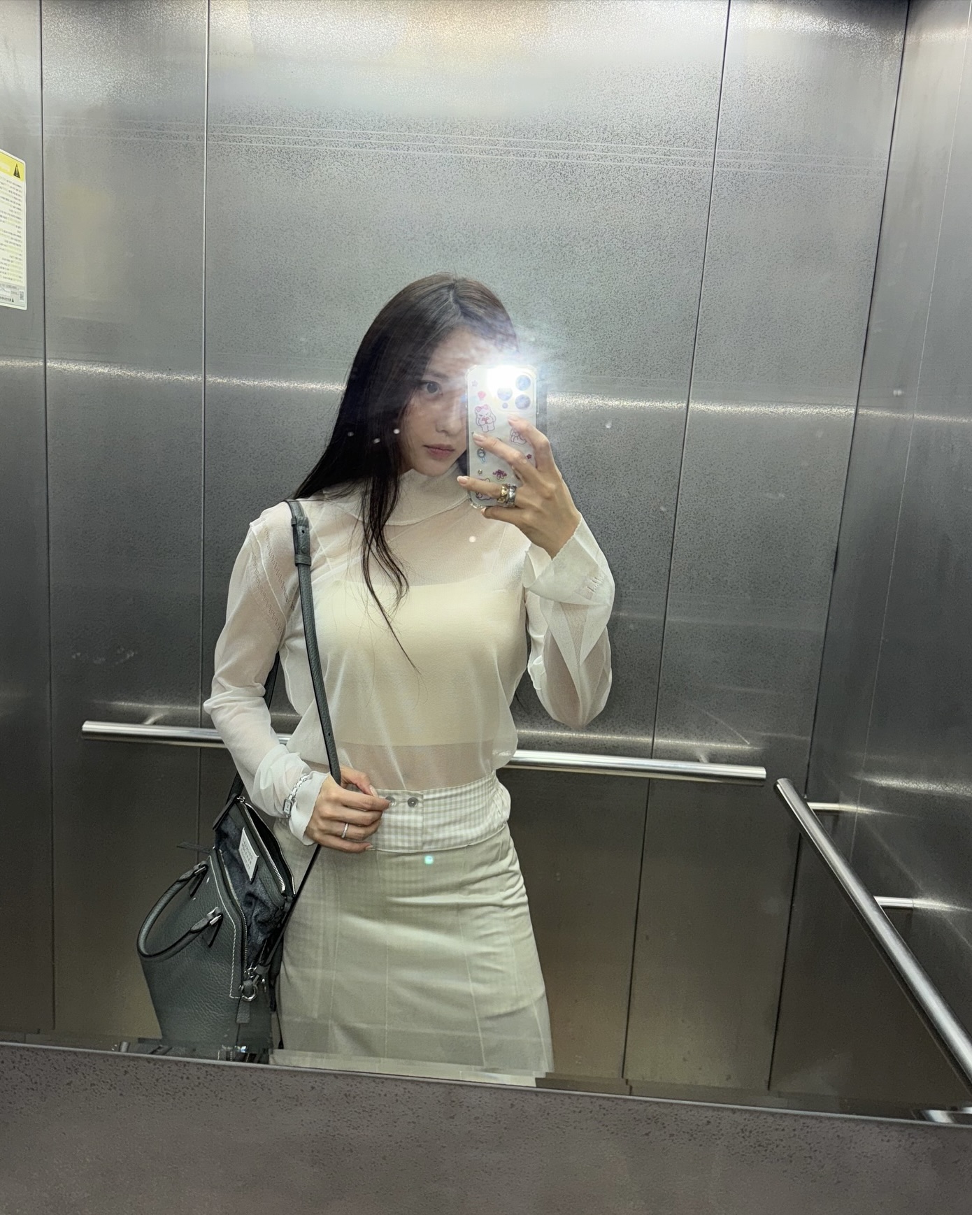 긴팔티 하나로 계절 변신🪄
어디에나 쓱- 스타일링 끝인 얇은 긴팔티🌻🤍미리 준비하자 이미지