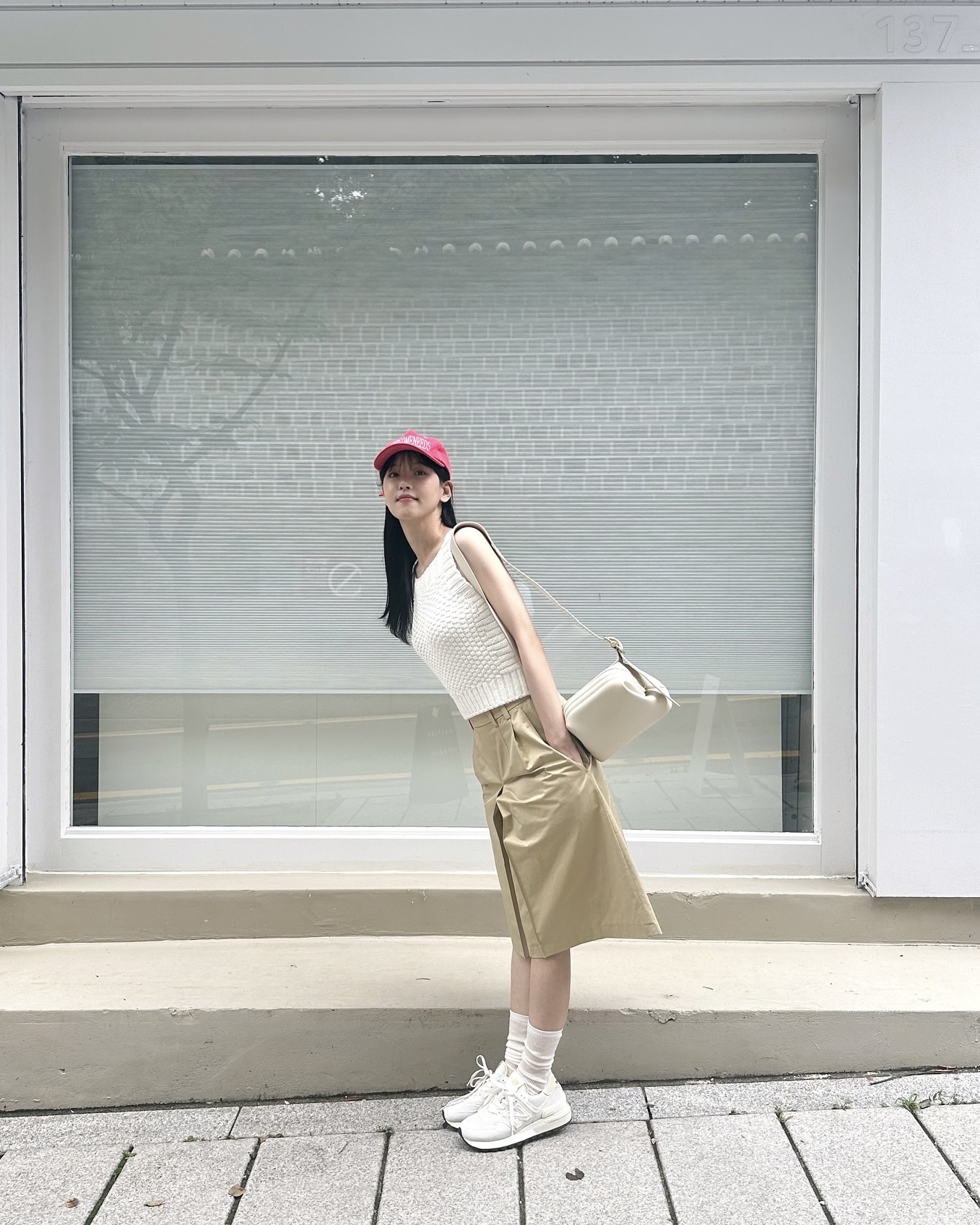 올가을 선두주자 미디스커트🤎
바람 따라 살랑, 시선 따라 찰랑💨💃미디스커트 준비하세요 이미지5