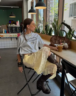 다들 부츠 꺼낼 때 됐다👢🩶 부츠 신어도 덥지 않은 날씨라 스타일링하기 딱 좋은 타이밍 ✨ 이미지