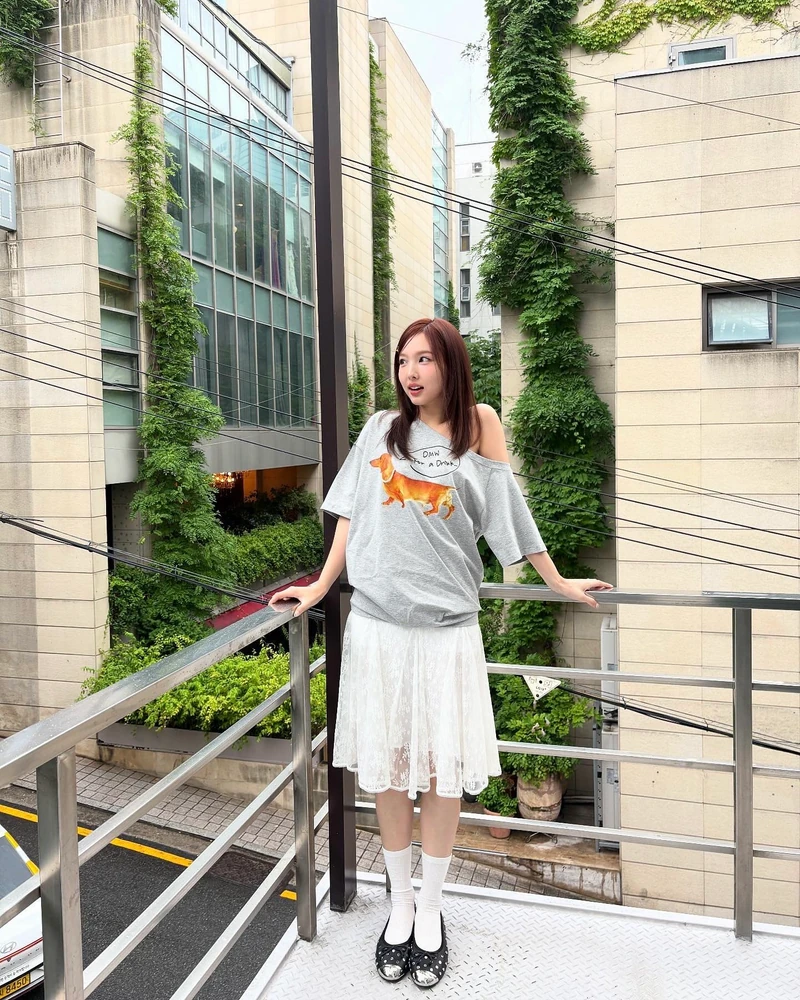 올가을 선두주자 미디스커트🤎
바람 따라 살랑, 시선 따라 찰랑💨💃미디스커트 준비하세요 이미지2