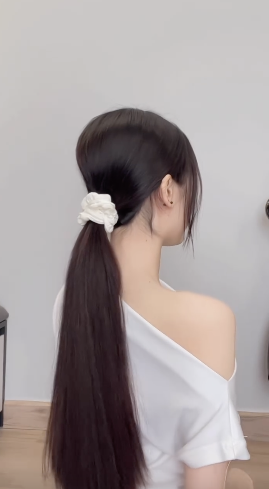 볼륨 실종 머리, 어서 깨어나세요😴 머리 묶었는데 볼륨 실종? 이 방법 따라 하면 바로 복구 완료💥✅ 이미지