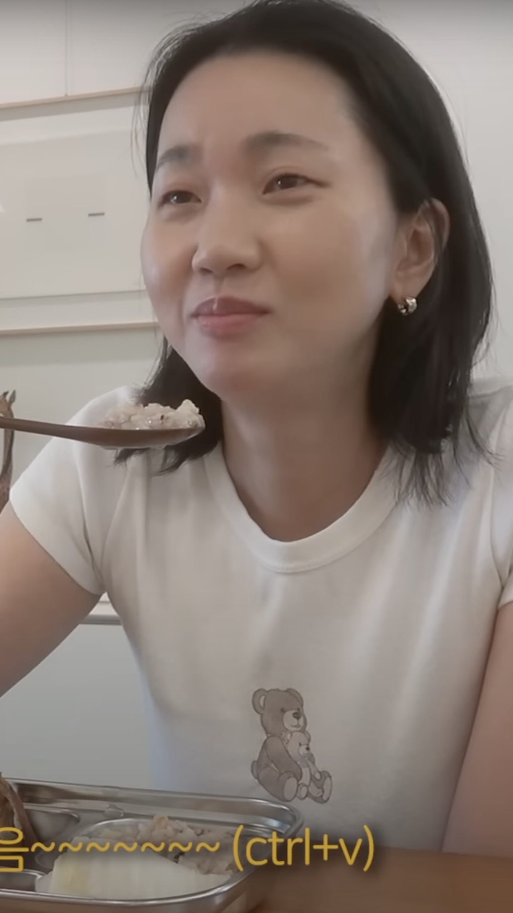 다이어트할 땐 소화까지 챙기기🥄🥗 장윤주 최애 식단 따라 하면 몸도 마음도 한층 가벼워져요✨ 이미지