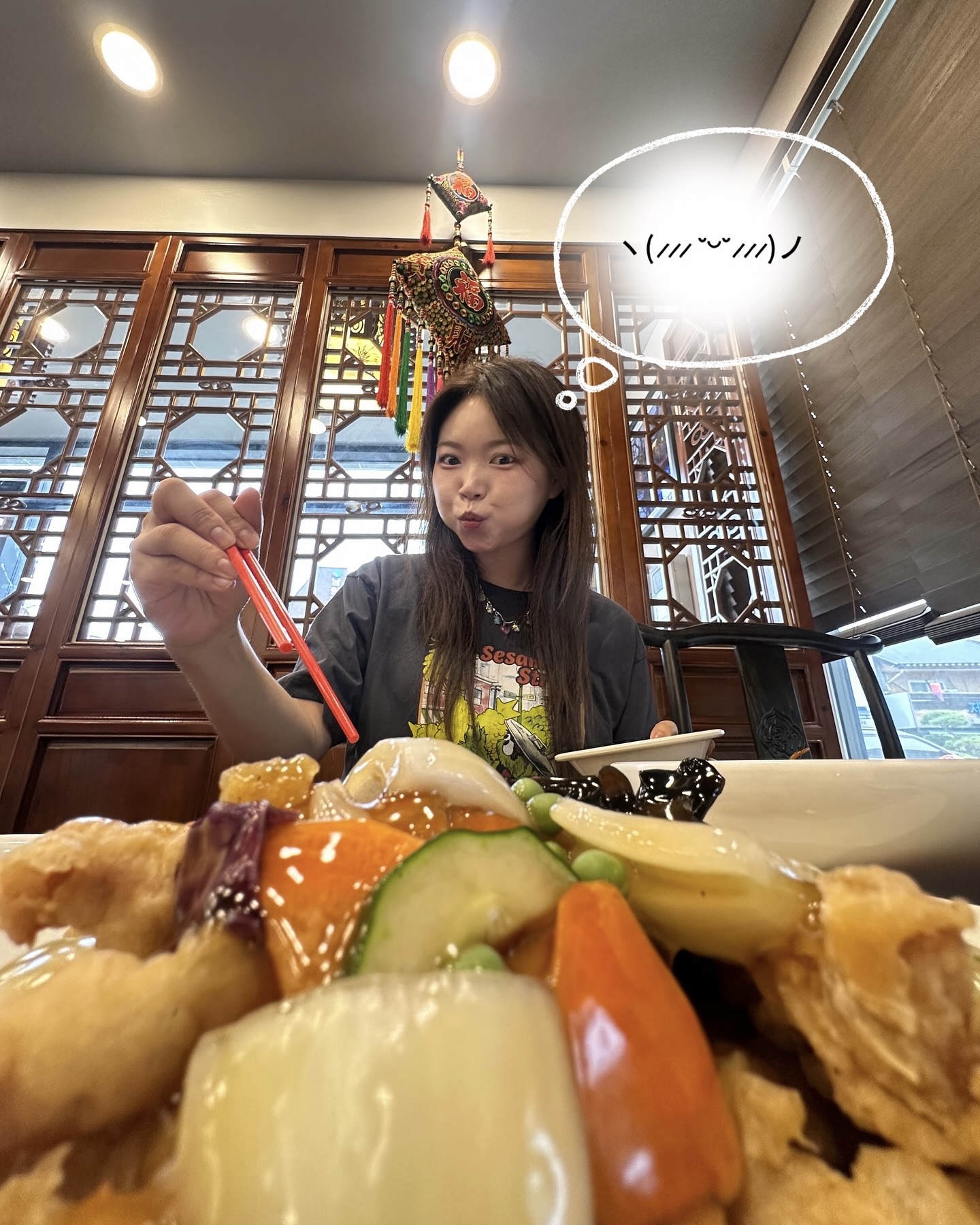 음식 사진은 이렇게 찍는거야🍗🤍
각도, 조명, 표정까지 완벽한 음본나🍴먹기 전이 더 설레는 순간 이미지2