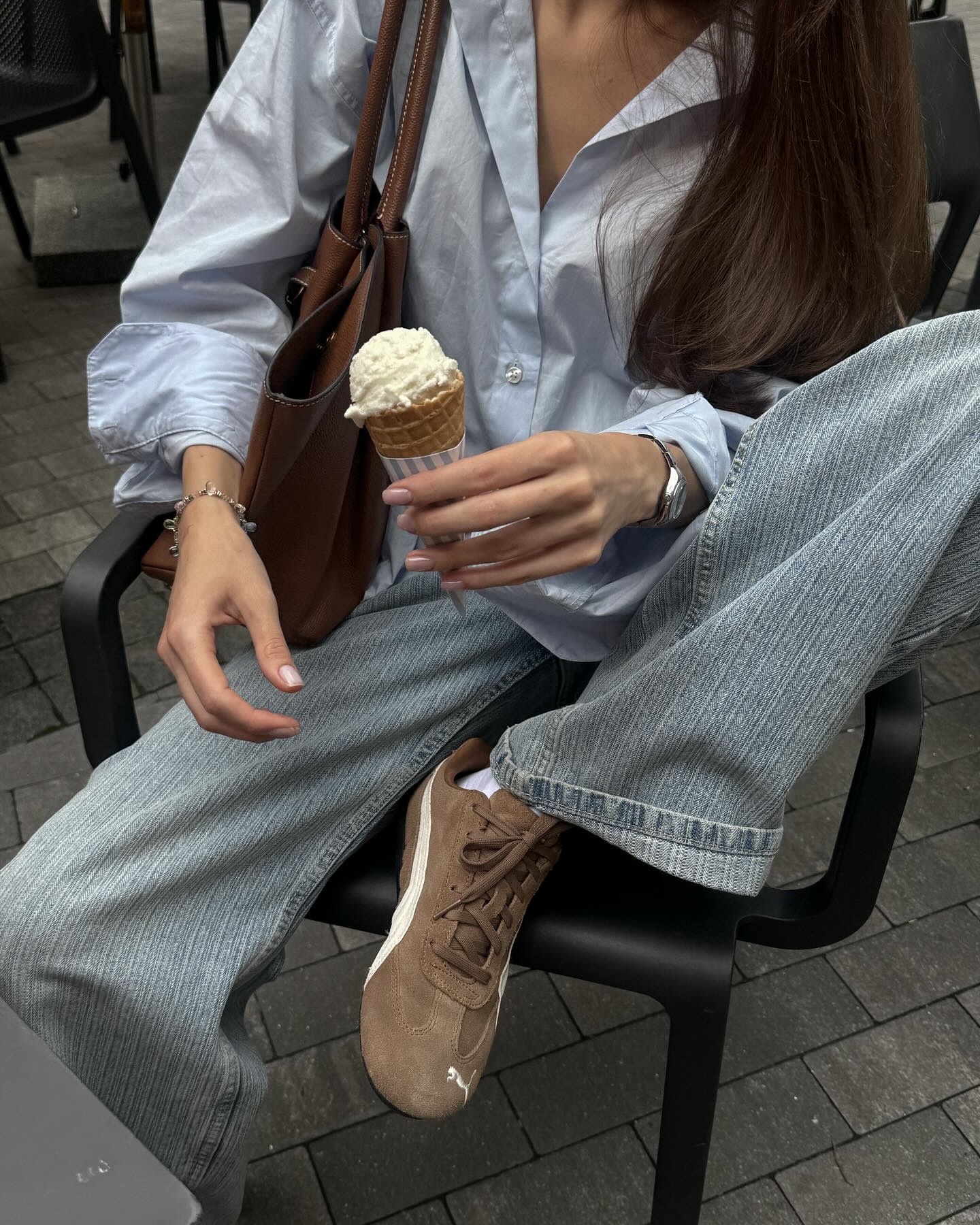 데님팬츠는 늘 옳다👖💙
캐주얼하게 즐기는 데일리룩 필수 아이템 데님팬츠✨ 이미지