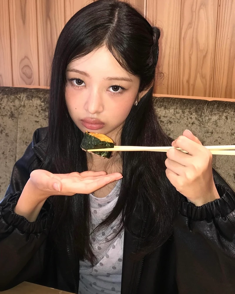 여전한 폴카도트의 매력🤍🖤
누가 입어도 예쁘고 사랑스러운, 패턴 중 1등 폴카도트✨ 이미지6