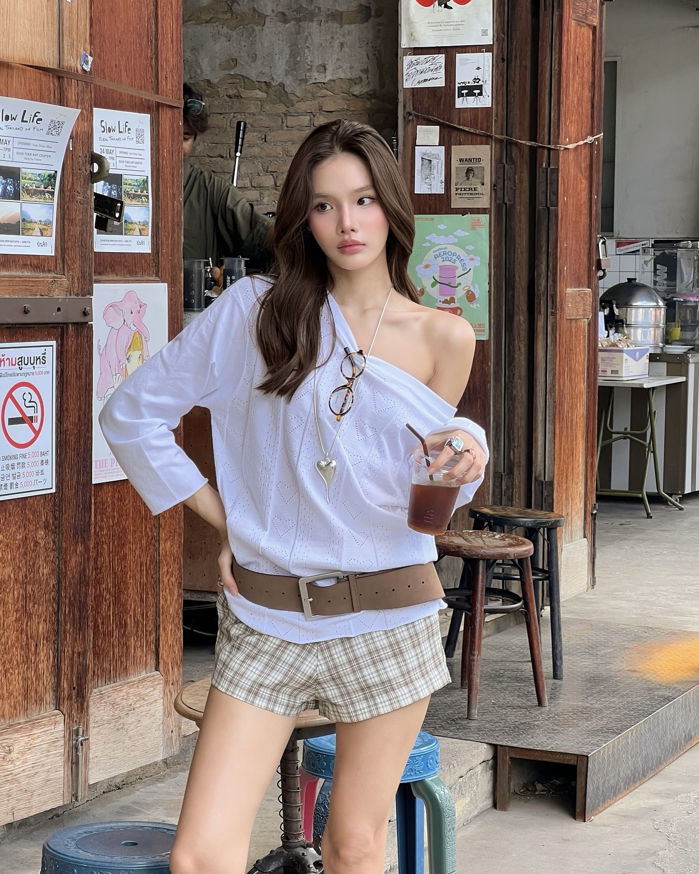 시선 사로잡는 원숄더룩💛
가볍게 걸쳐도 센스 넘치는 원숄더 스타일링 참고해보세요✨ 이미지6