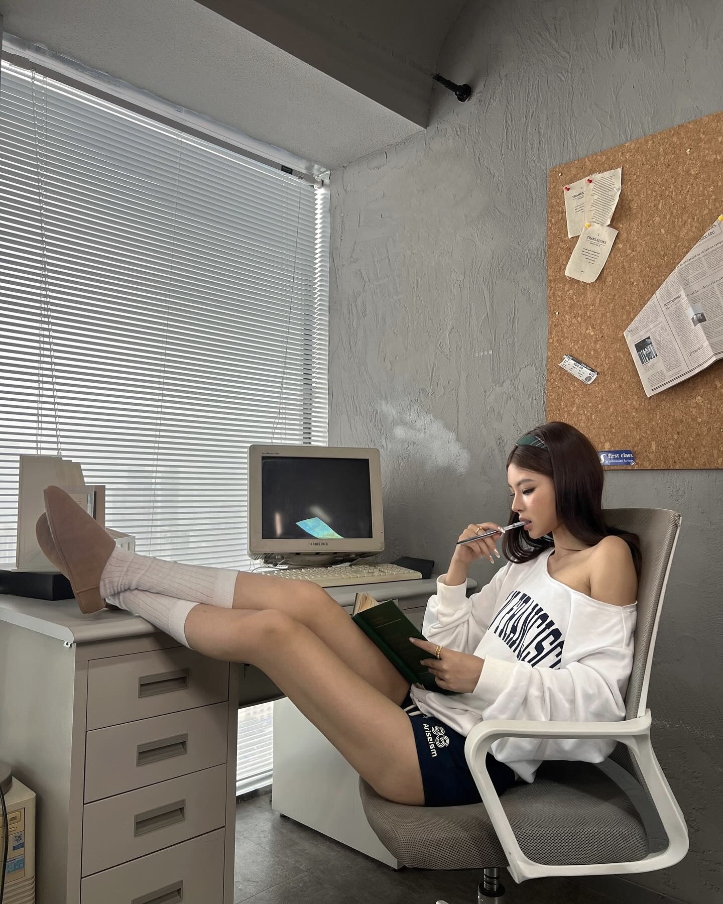 시선 사로잡는 원숄더룩💛
가볍게 걸쳐도 센스 넘치는 원숄더 스타일링 참고해보세요✨ 이미지2