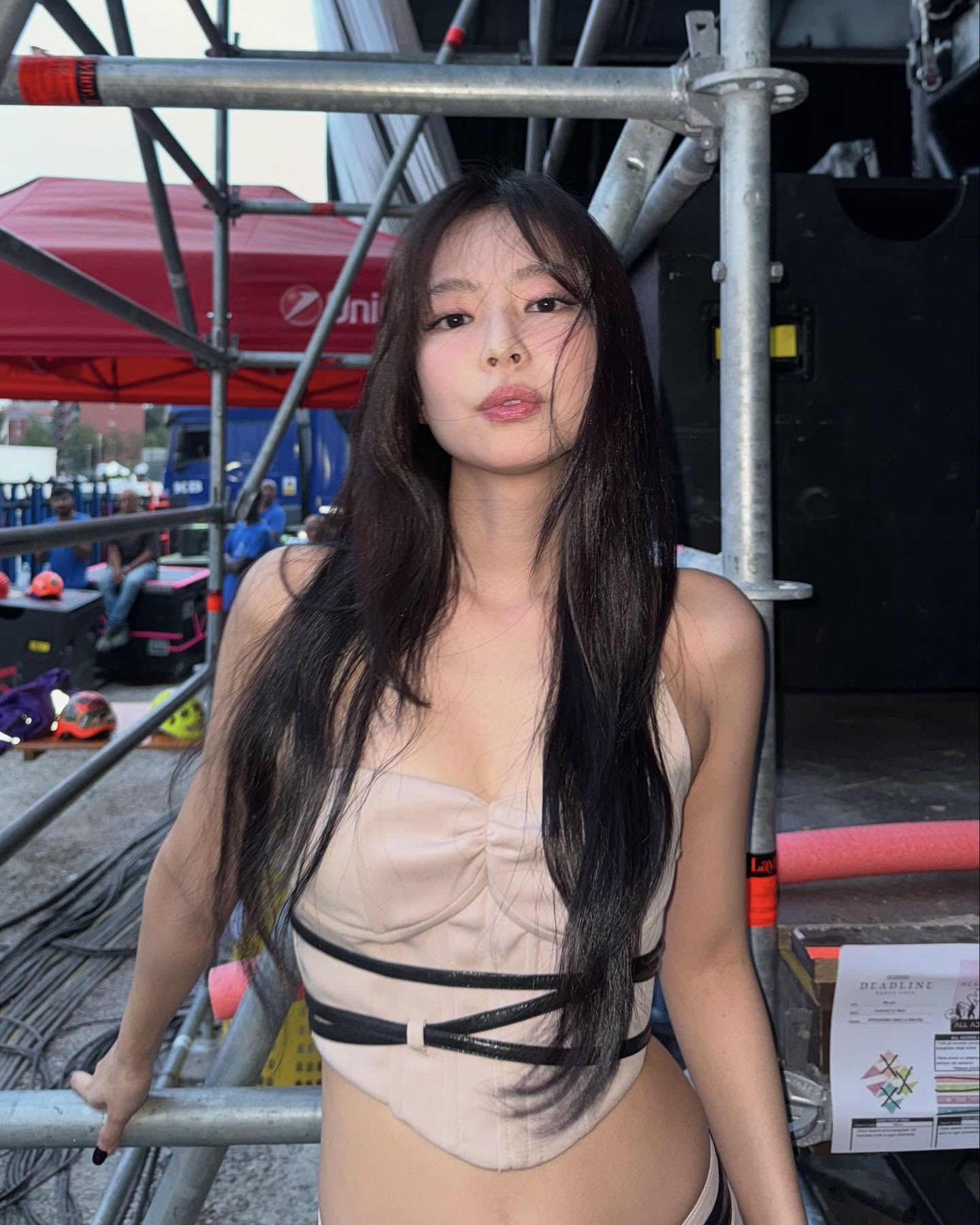 앞머리 잘라도 예쁜 제니🎀♥️
이제 앞머리 잘라도 되는 날씨, 오늘 바로 젠민수 해야겠다😻 이미지4