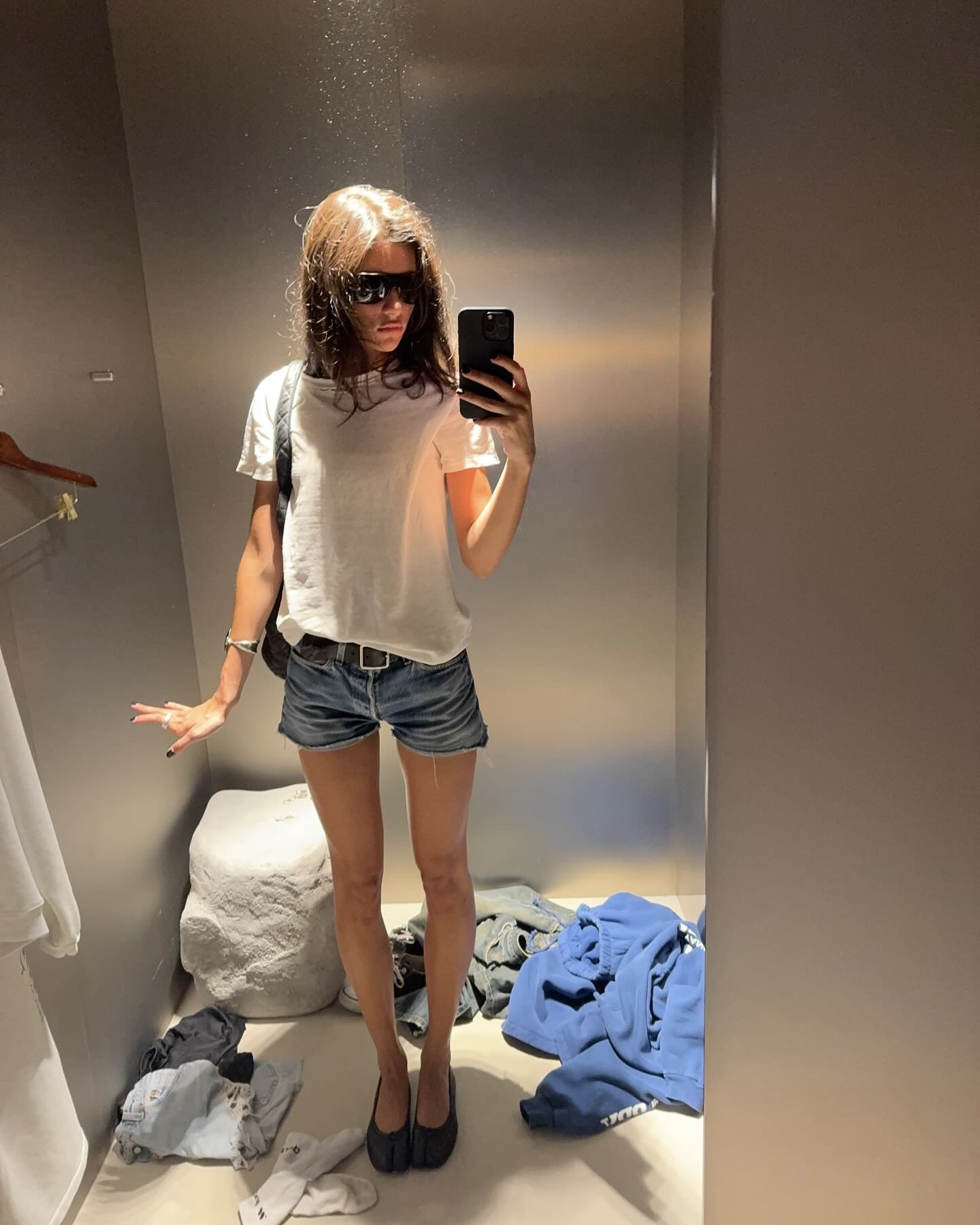 심플한 무지 반팔티의 매력👚🤍
미니멀하게 즐기는 데일리룩의 필수 아이템은 무지 반팔티✨ 이미지7