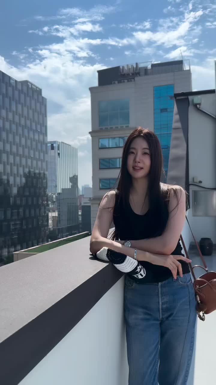 러브언니 20대세요...?❤️ 저도 언니랑 똑같은 패션템 가졌는데😡왜 이느낌 안나요? 이미지