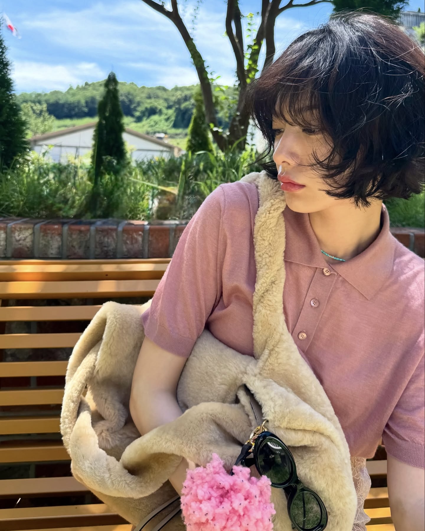단발펌으로 색다른 매력🤍🩷 분위기 전환이 필요할 땐, 이 사진 들고가서 헤어 변화주기✨ 이미지