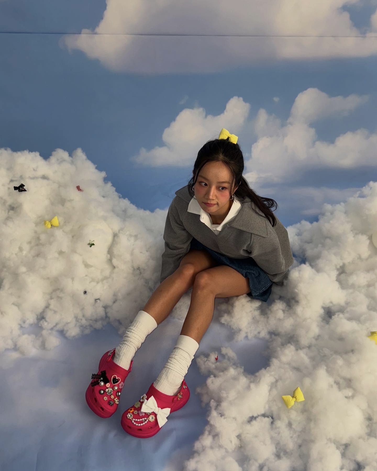 국민 신발, 크록스 모르면 간첩🤫
그냥 크록스 아니야 패션템으로 자리잡은 크록스 꾸안꾸룩 필수템이야💙✅ 이미지