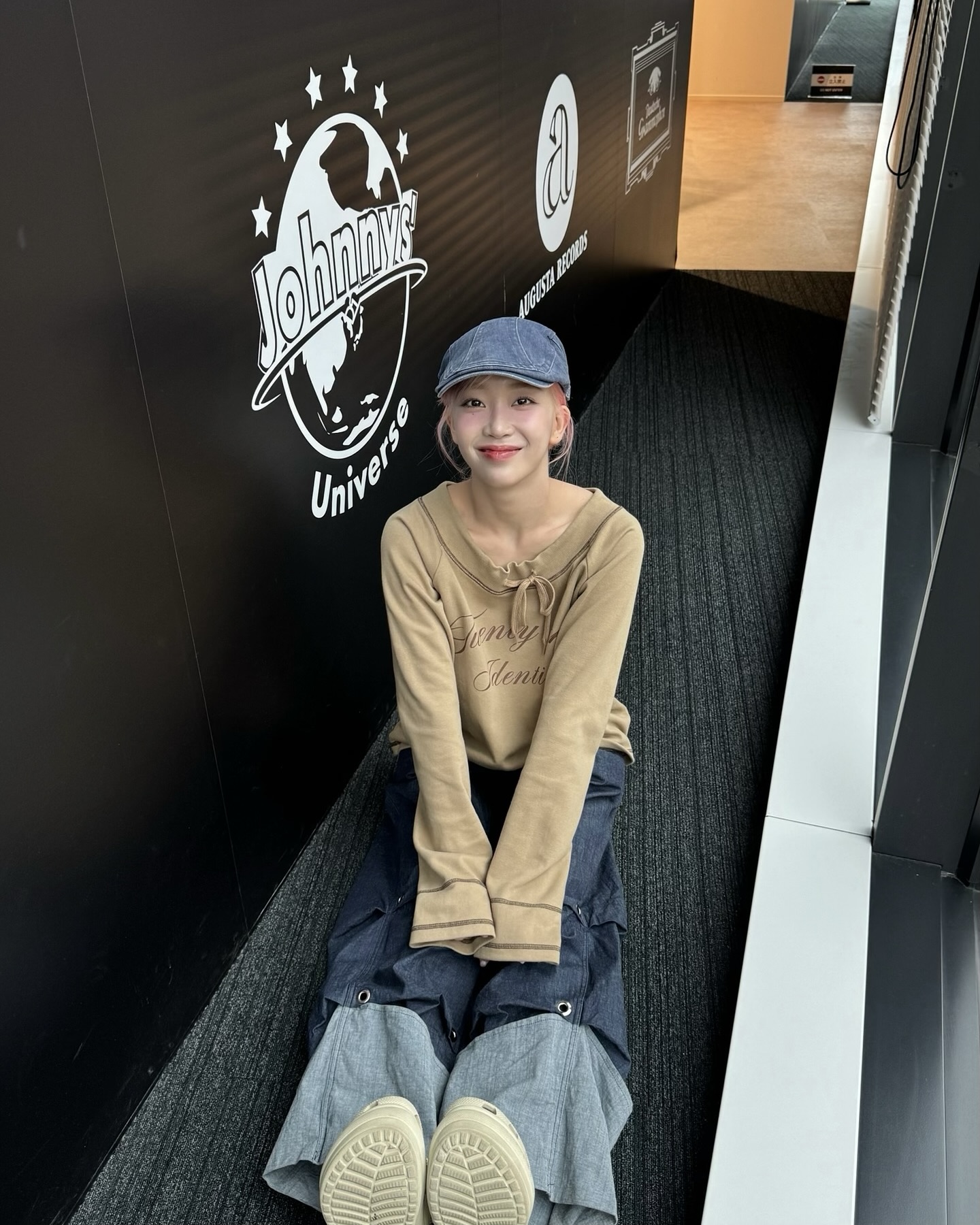 느좋녀들은 모두 헌팅캡 쓴다고👀
츄부터 권은비까지, 룩에 트렌디함 한방울 더해볼래요?🖤💁🏻‍♀️ 이미지7