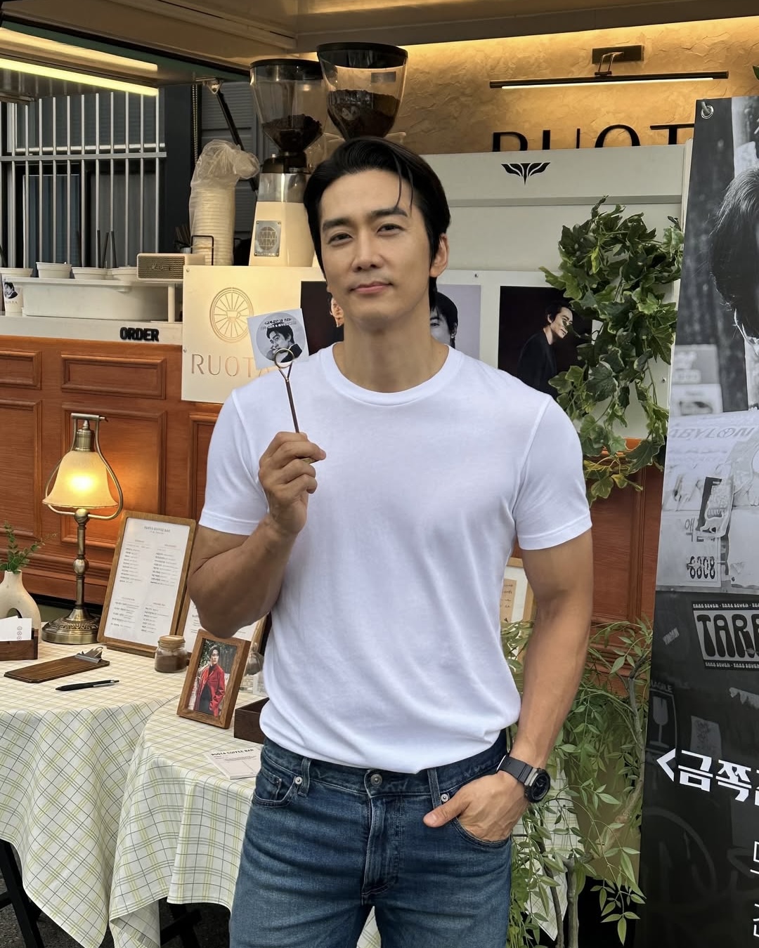 밋밋하지만 좋은 흰 무지티🎲 이미지6