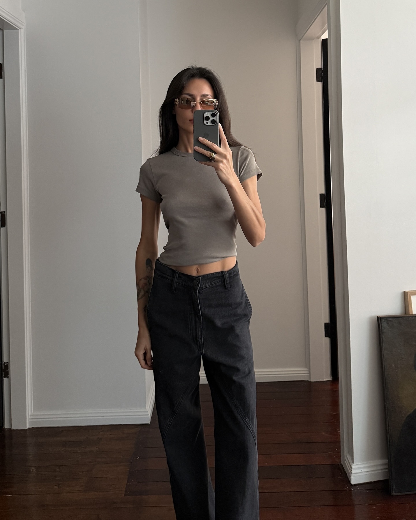 오늘은 크롭티로 데일리룩👚🤍
살짝만 포인트 줘도 완성되는 꾸안꾸 스타일 시도해보세요✨ 이미지3