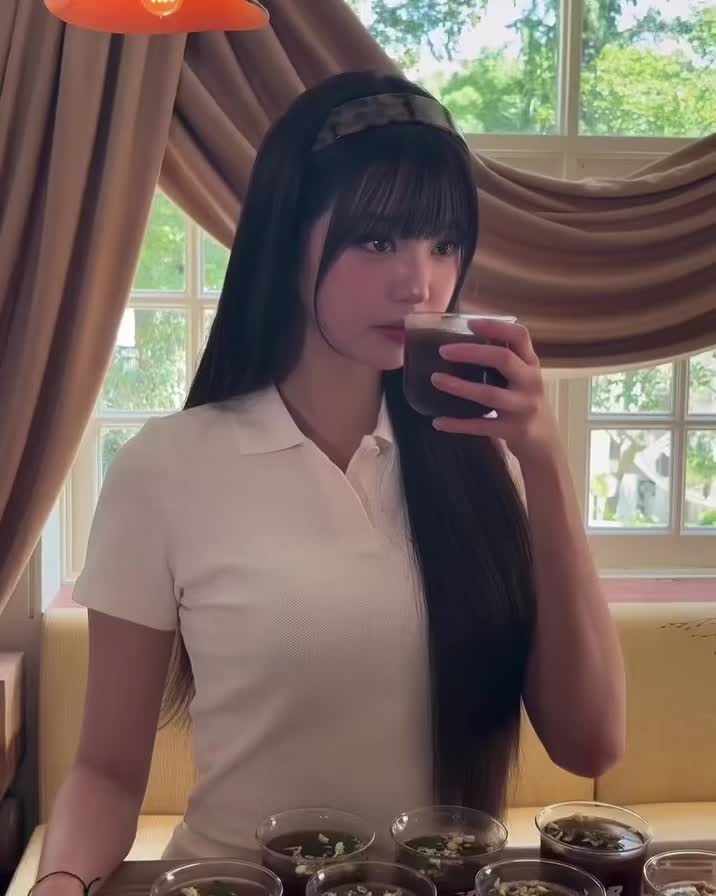 앞머리 자를 타이밍은 지금⏰🤍
다가오는 계절엔 새로운 앞머리 헤어스타일로 기분 전환하기✨ 이미지
