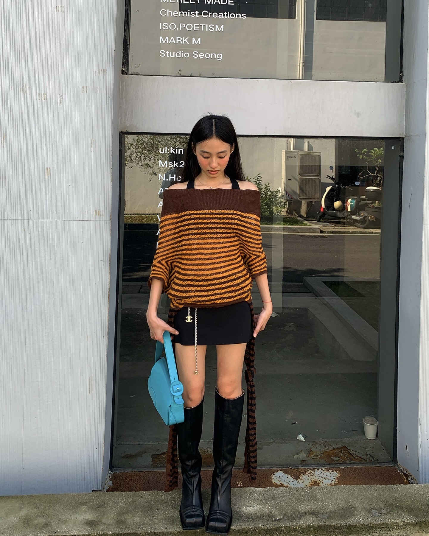 오프숄더 하나로 분위기 여신 등극💖
계절 불문 언제나 사랑받는 아이템으로 데일리룩 스타일링 완성✨ 이미지7