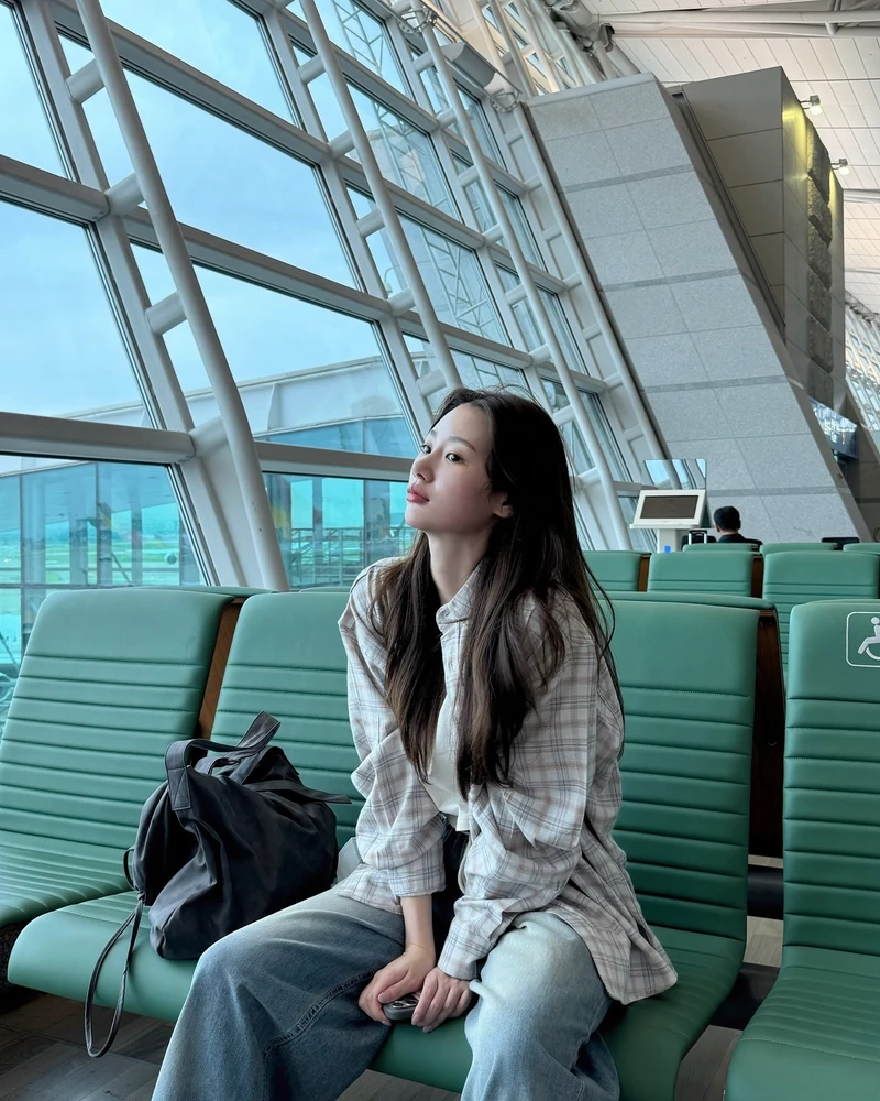 체크셔츠 덕후 모여라💫
오늘 스타일 새로고침? 체크셔츠로 뿅💖🪄하루 종일 기분 최고 이미지7