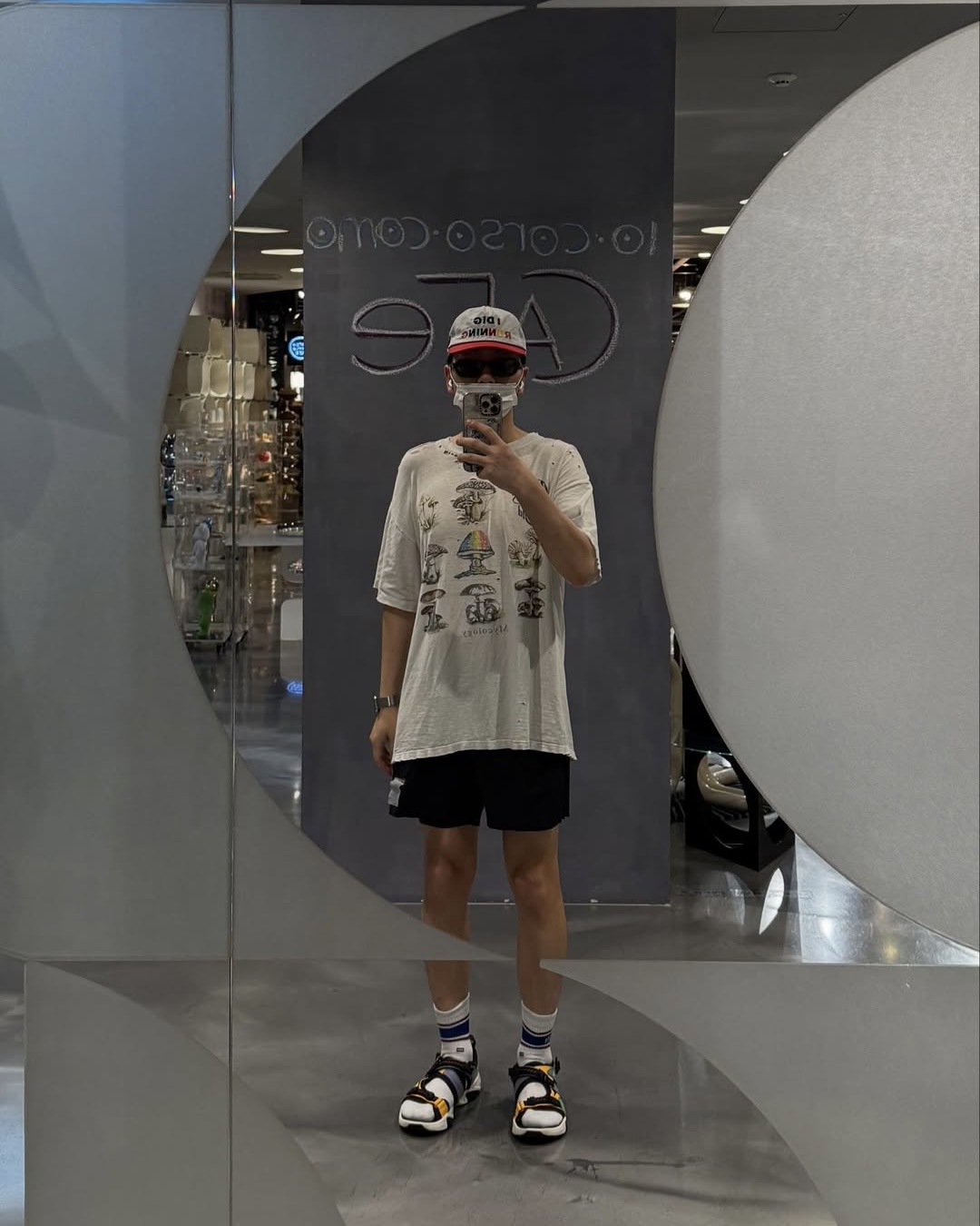 흰 티는 프린팅 보는 맛🎨 이미지
