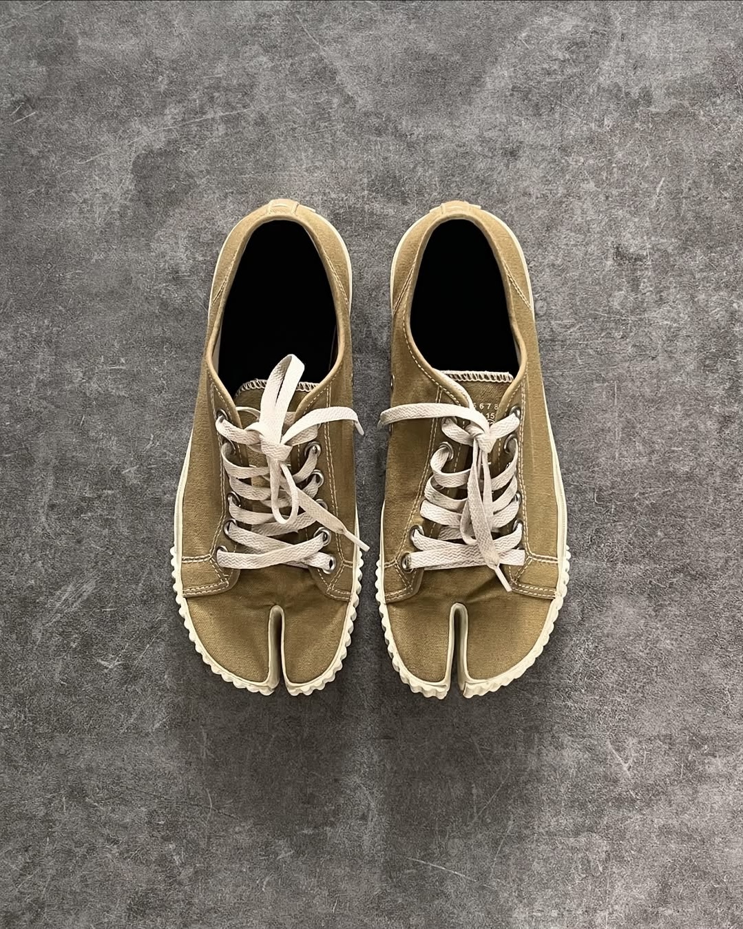 깔끔한 마르지엘라 타비 캔버스🐽 이미지6