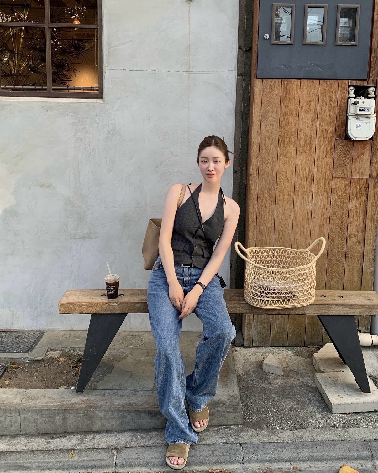 지금 날씨랑 케미 완벽한 데님💙
사계절 내내 사랑받는 기본템 청바지, 코디 참고해 보세요👖🔍 이미지