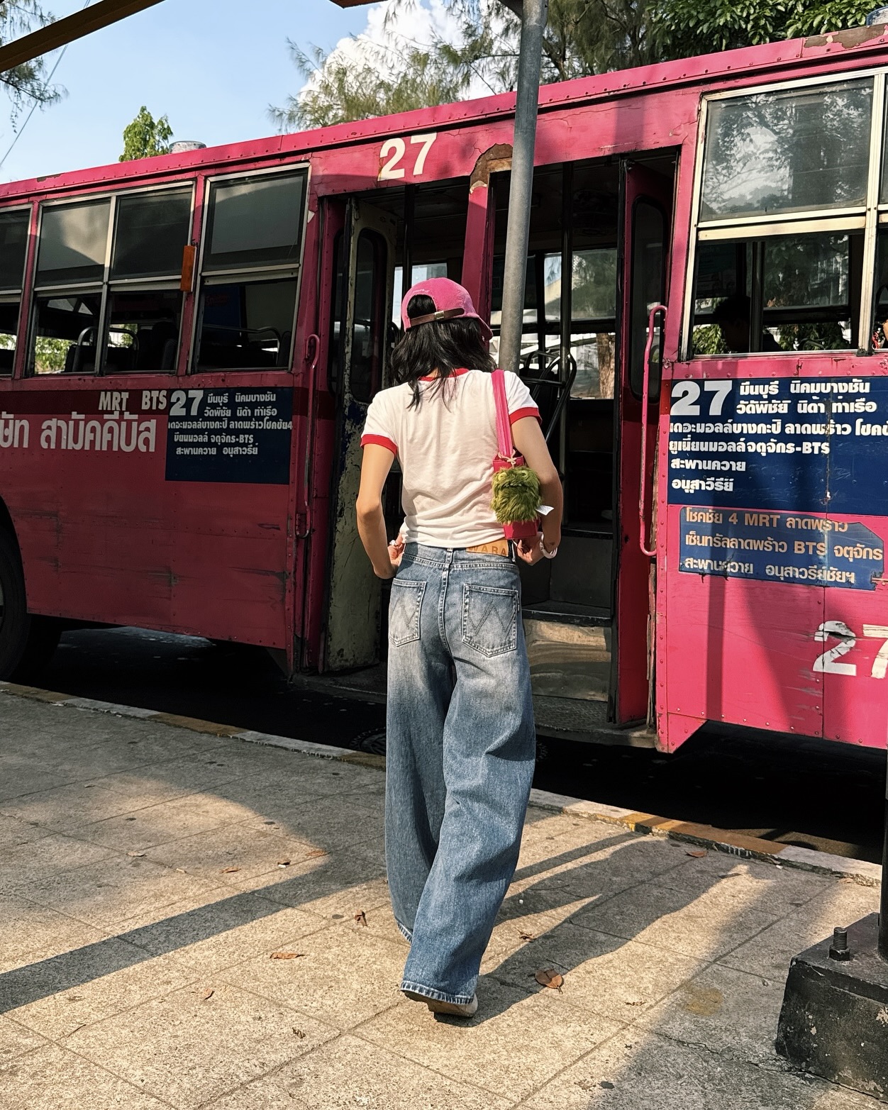 꾸안꾸 정석, 링거티💫
가장 쉬운데 멋진 조합, 링거티랑 데님이면 말해 뭐해🧩🤍 이미지4