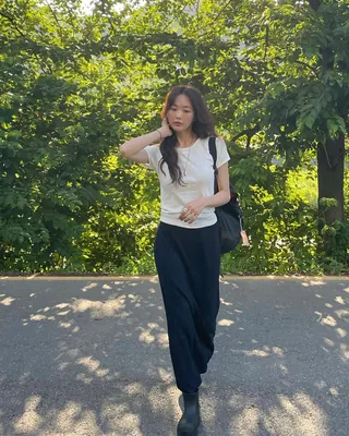 심플룩에는 롱 목걸이로 화룡점정🌟
금새록 스타일링처럼 롱 목걸이로 모던 룩에 포인트 주기🔍🪄 이미지