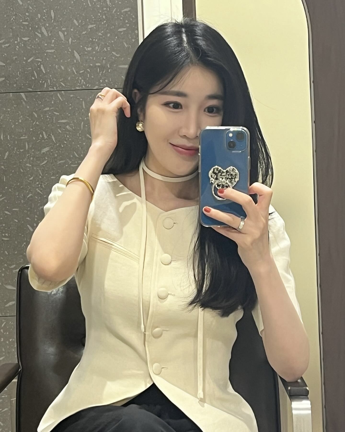 하객룩 타이 하나로 센스 업 💫
주말 하객룩 고민된다면? 타이 하나로 완벽 마무리하자💖🧚🏻 이미지