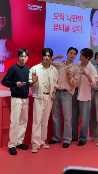 무뷰페 2025 SF9 등장🖤
오늘은 그냥 잘생긴 얼굴 감상하고 가실게요✨ 이미지