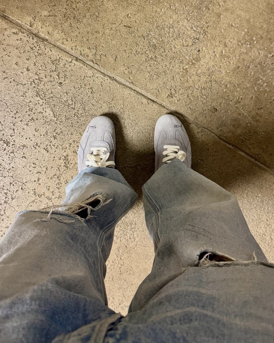 회색을 잘하는 리프레젠트 x 푸마👟 이미지3
