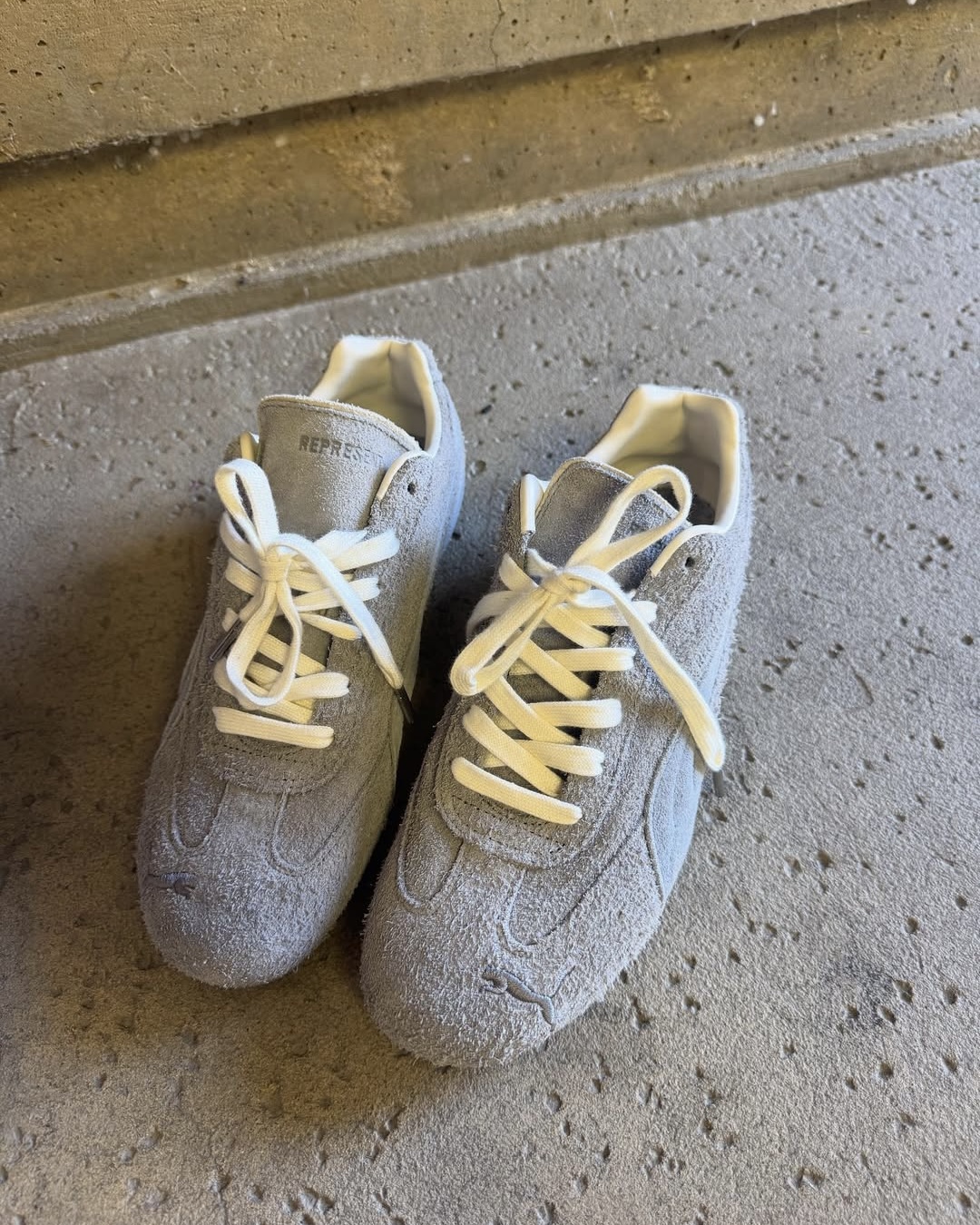 회색을 잘하는 리프레젠트 x 푸마👟 이미지6