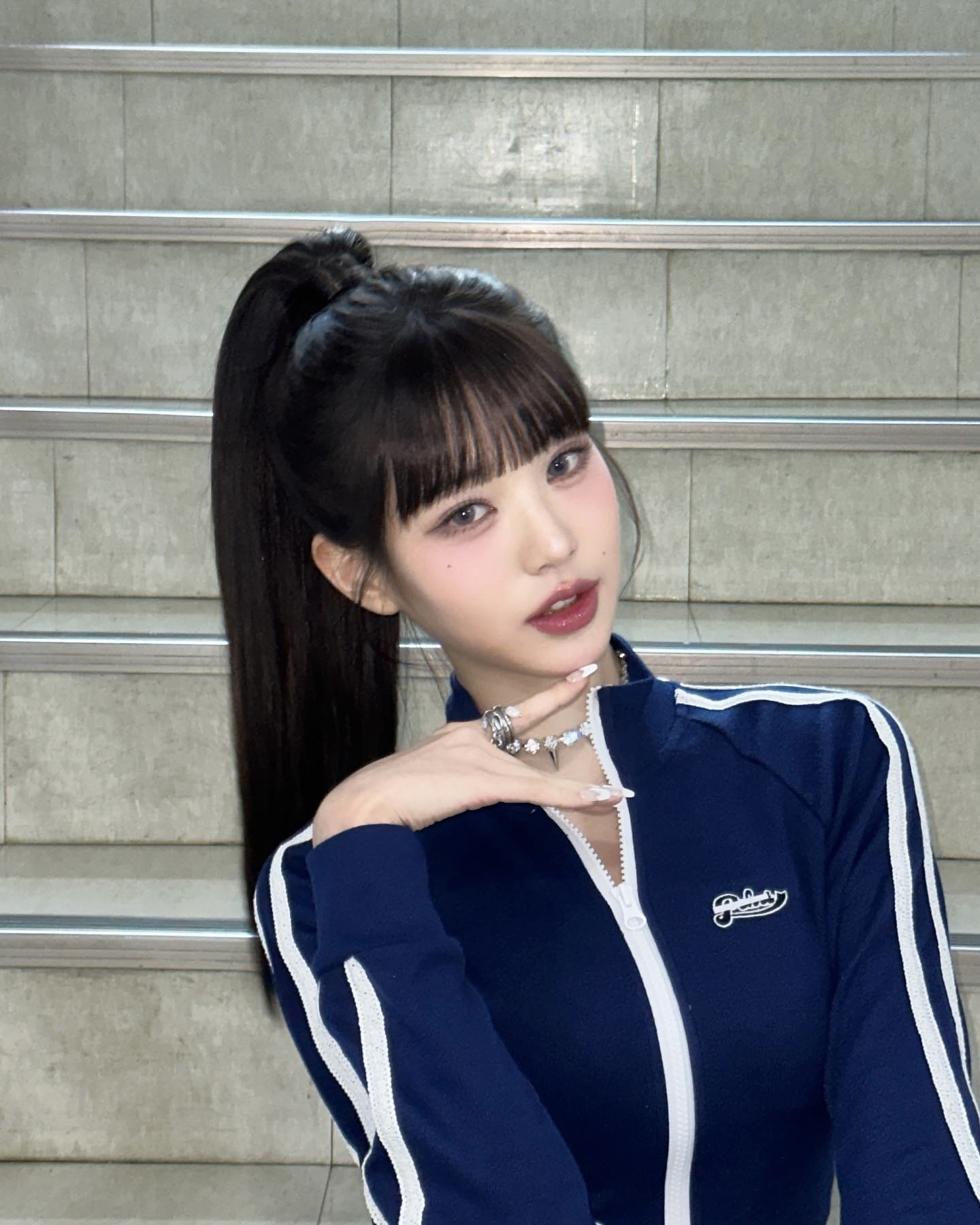 포니테일 이렇게 예쁜 거였어?💖
별거아닌데 묶는 순간 갑자기 후광 켜지는 포니테일 헤어👱🏻‍♀️✨ 이미지4