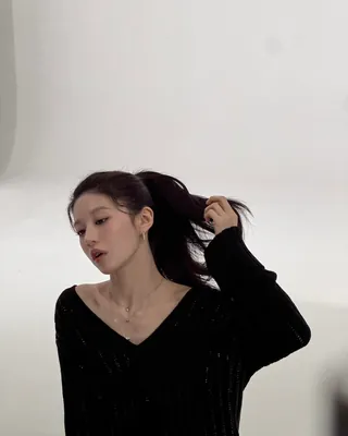 포니테일 이렇게 예쁜 거였어?💖
별거아닌데 묶는 순간 갑자기 후광 켜지는 포니테일 헤어👱🏻♀️✨ 이미지
