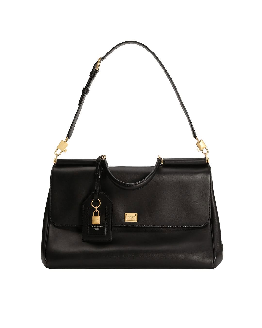 블랙자켓 장인 청아언니🖤💛예뻐
시크한 가을 자켓 코디에 참고하면 좋을 3가지 가방🍁저장하세요
빠질수 없는 가을 필수룩 블랙 자켓, 가방 코디로 포인트하세요. 
1. 샤넬 클래식 스몰 플랩 백
다크 브라운 컬러 샤넬 클래식 스몰 플랩 백은 작지만 단정한 사이즈로 블랙 자켓과 데님 조합에 포인트입니다. 벨벳 텍스처가 주는 깊이감이 룩에 따뜻함을 더했고, 골드 메탈이 우아함을 완성합니다. 
2. 돌체 앤 가바나 마이 시실리 백
마이 시실리 플롱게 카프스킨 백은 중간 크기의 백으로, 여유로운 수납력과 단단한 실루엣이 특징입니다. 블랙 자켓에 라이트 블루 데님을 매치한 룩에, 골드 하드웨어가 클래식한 조형미를 살려냈습니다.
3. 생로랑 베아백
넉넉한 사이즈의 생로랑 베아백은 블랙 자켓과 데님에 자연스럽게 어울리며 실용적인 매력을 드러냈습니다. 유연한 디어스킨이 부드럽게 흐르듯 어깨에 걸쳐져 캐주얼한 감각까지 보여줍니다. 이미지8