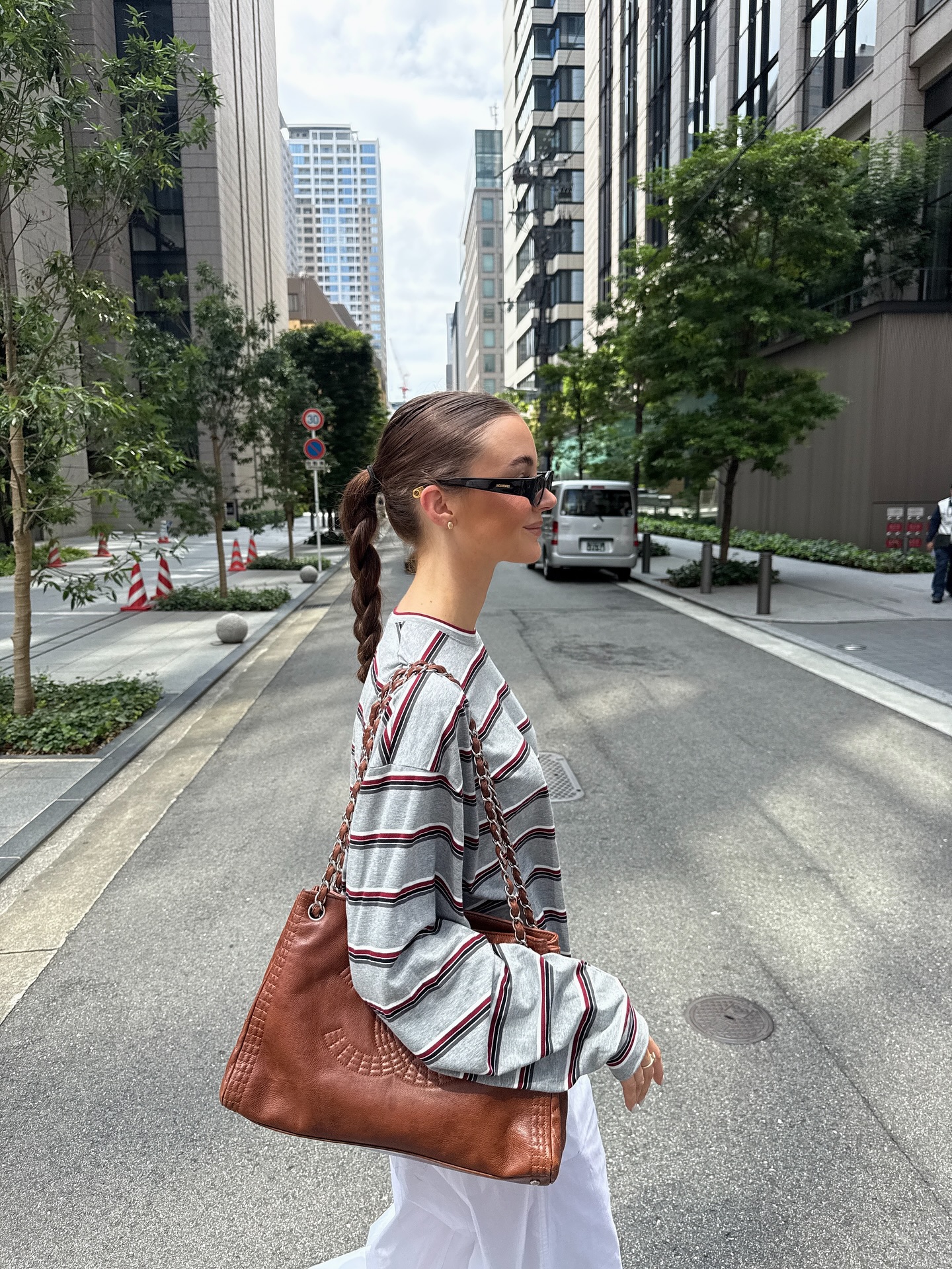 가을에 꼭 필요한 얇은 긴팔티🤍
아침저녁 선선한 날씨에 딱 입기 좋은 긴팔티 스타일링🍃✨ 이미지3