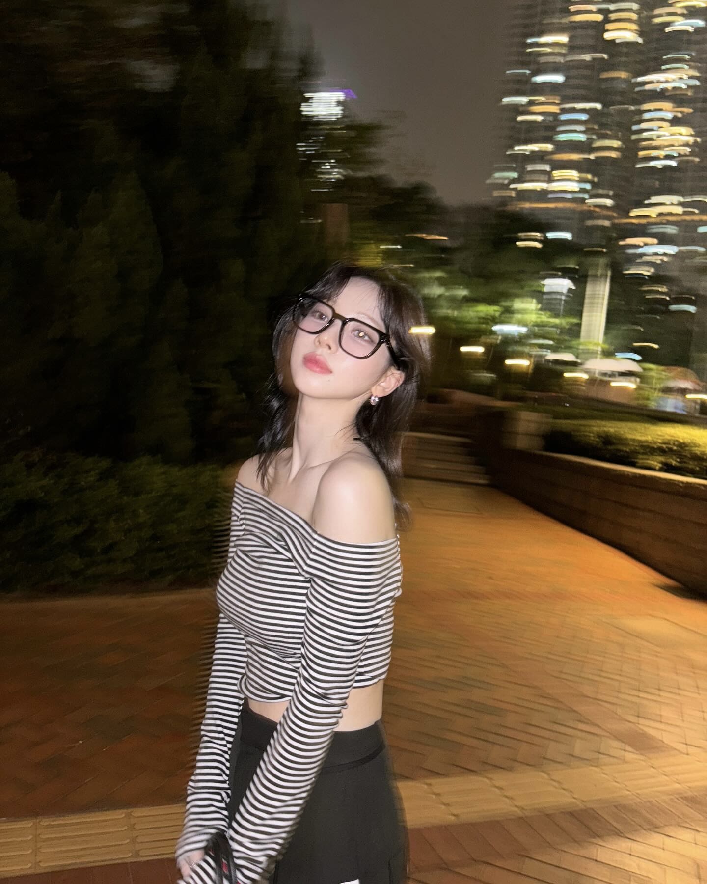 어깨까지 예쁜 카리나😗🖤
간절기 날씨에 딱 맞는 긴팔 오프숄더 스타일링 참고하기🥨 이미지5