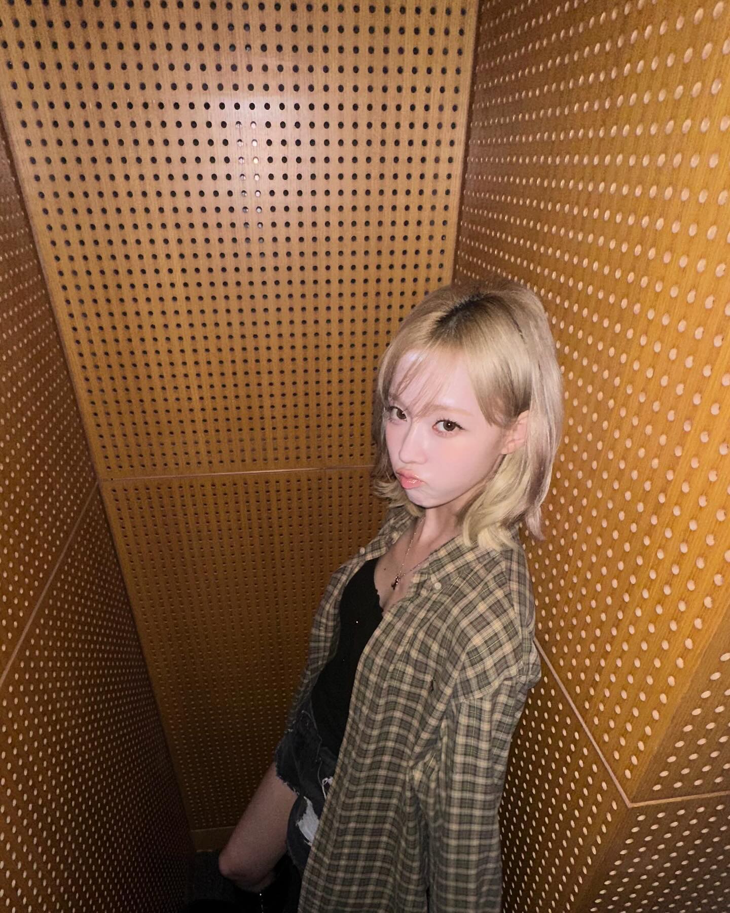 가을엔 체크셔츠 없이 못 살아🤎
간절기 데일리룩에 빼놓을 수 없는 체크셔츠 스타일링🍂✨
 이미지5