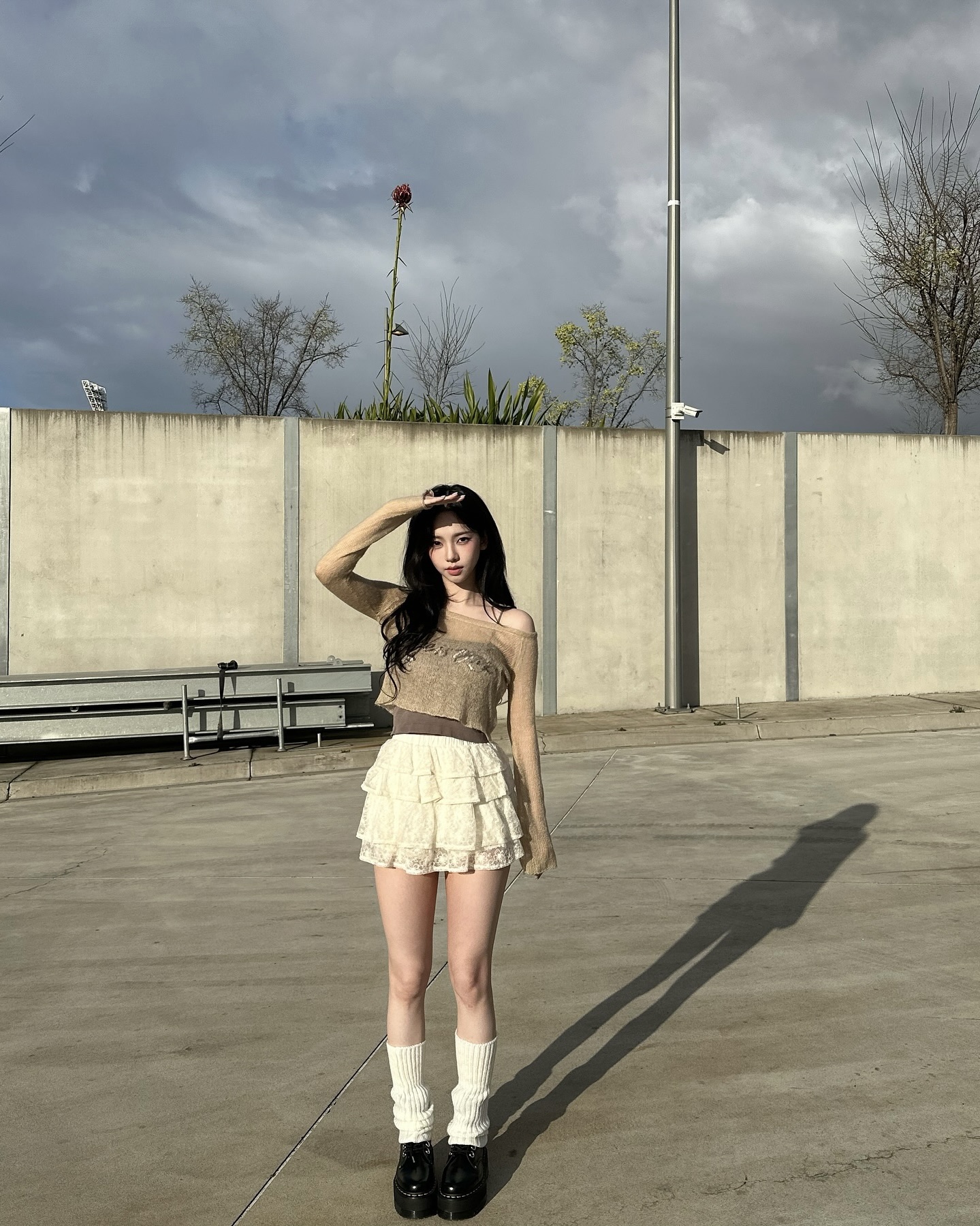 어깨까지 예쁜 카리나😗🖤
간절기 날씨에 딱 맞는 긴팔 오프숄더 스타일링 참고하기🥨 이미지3