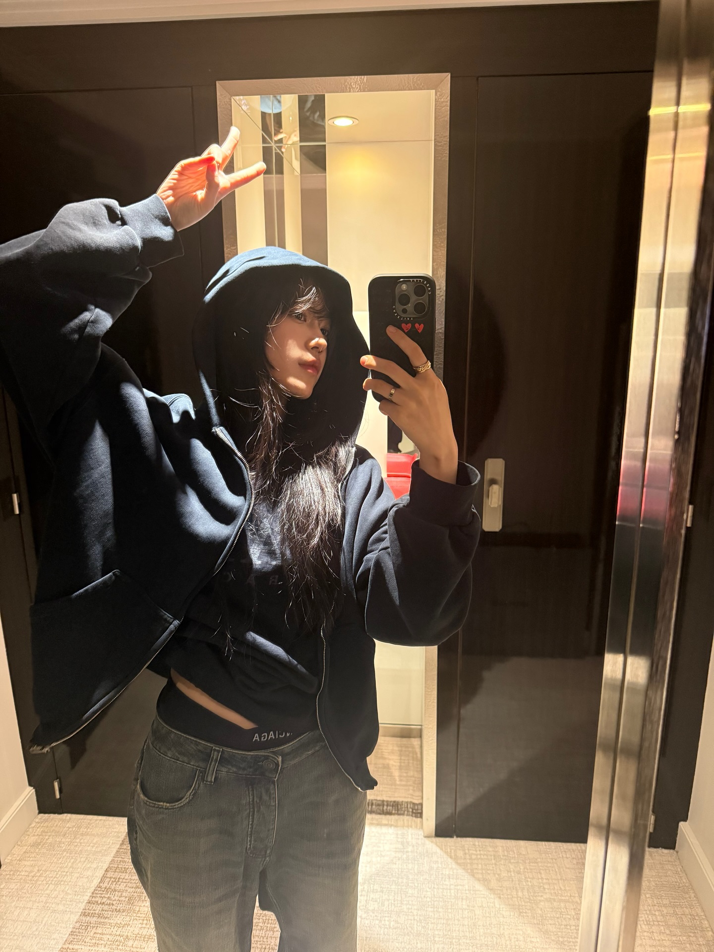 주말엔 후드집업 필수템🤍
편안함과 스타일을 다 잡는 만능템, 후드집업 하나로 끝👀✨ 이미지2