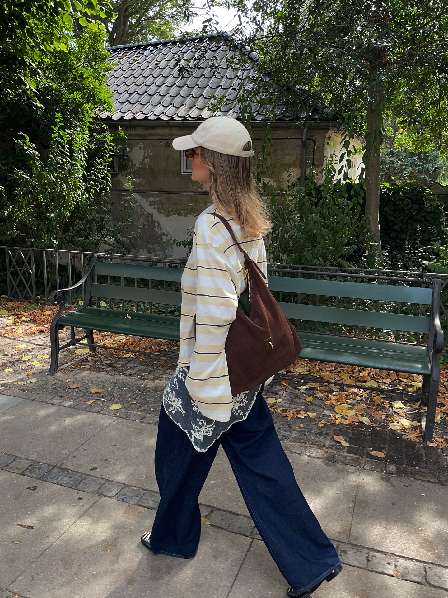 가을에는 역시 폴로셔츠🤎
팬츠나 스커트 어디에도 잘 어울리는 가을 데일리룩🍂✨ 이미지2