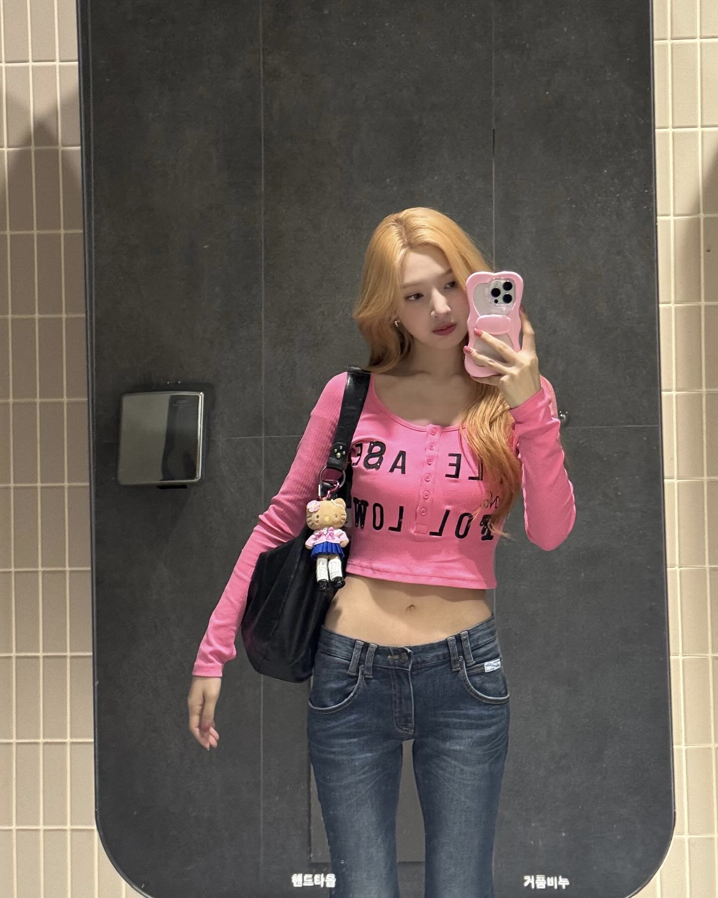 다이어트 자극 오는 크롭티💓
슬림한 핏으로 스타일과 자극 모두 챙기는 포인트 아이템👚✨ 이미지