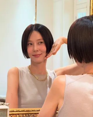 이렇게 예쁜 단발 본 적 있어?💇♀️
간절기 무드에 어울리는 단발 헤어로 세련된 매력까지 챙기기✨ 이미지