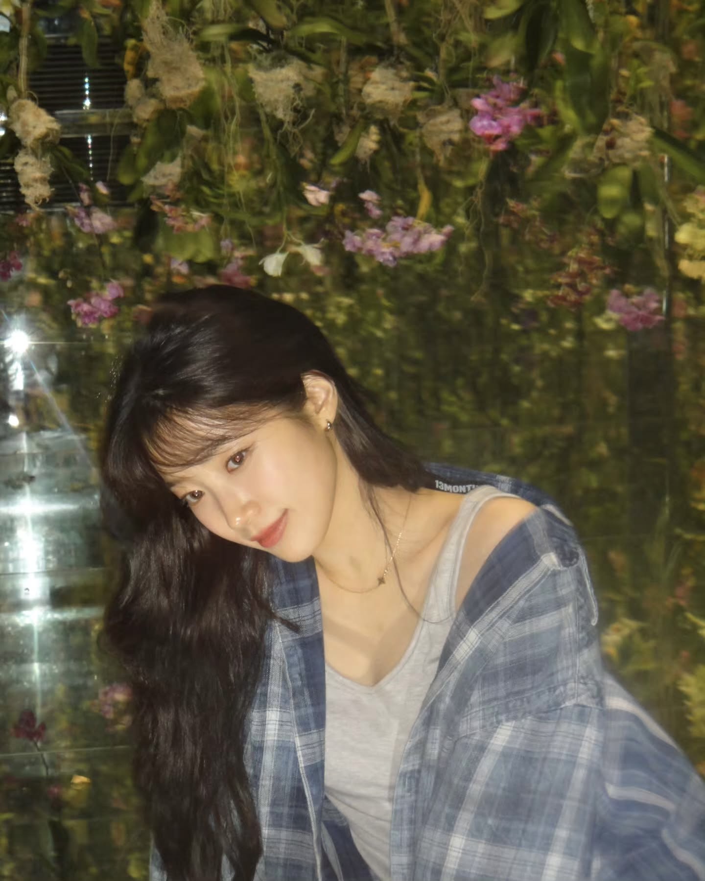앞머리 내릴지 말지 고민된다면?💇‍♀️
가볍게 시도하기 좋은 시스루뱅으로 분위기 바꿔보세요🤍✨ 이미지3