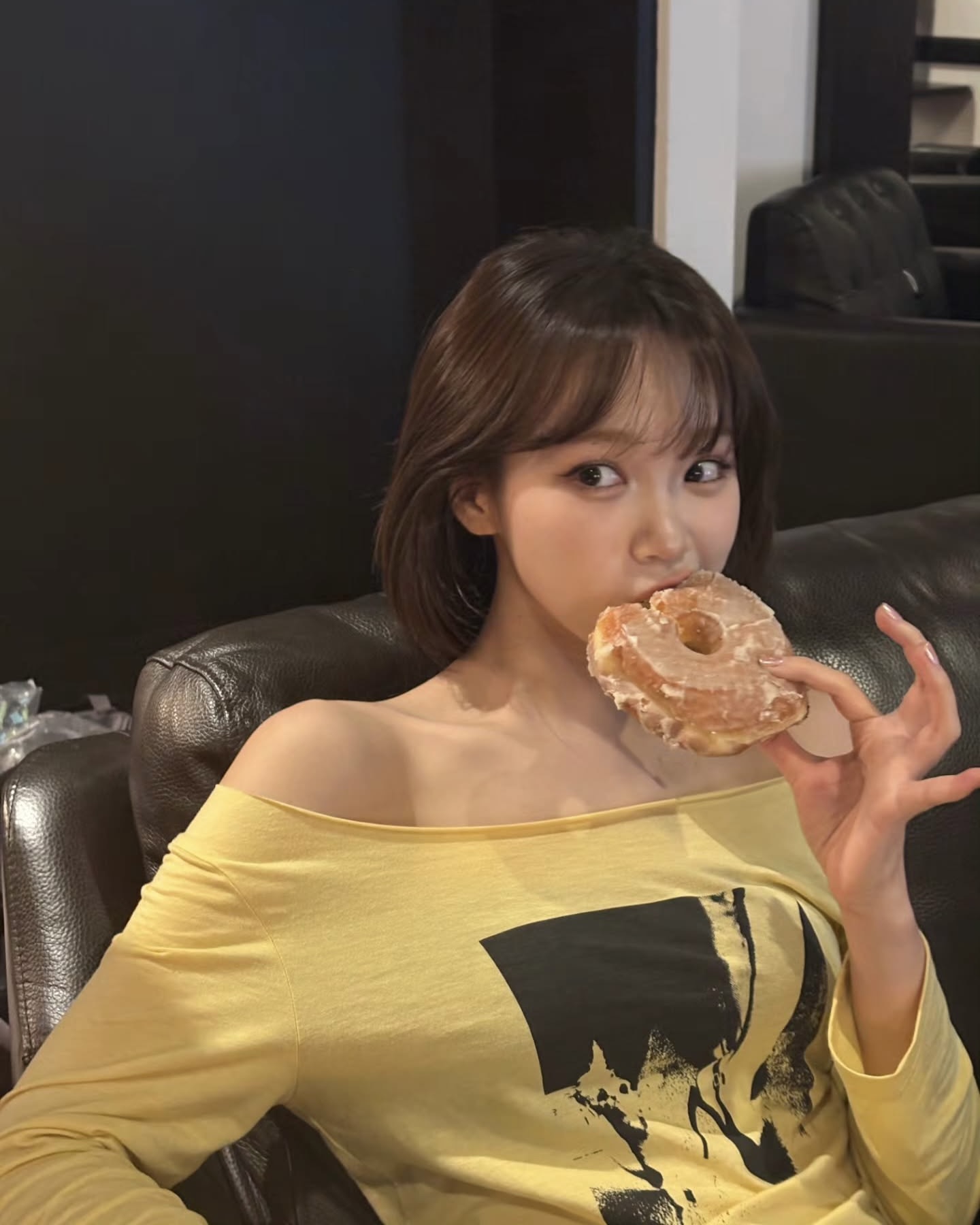 까부라진 옷? 그냥 입고 보는거야😉
지금 아니면 못입어, 어깨 포인트 오프숄더로 꾸꾸룩 완성♥️✨ 이미지6