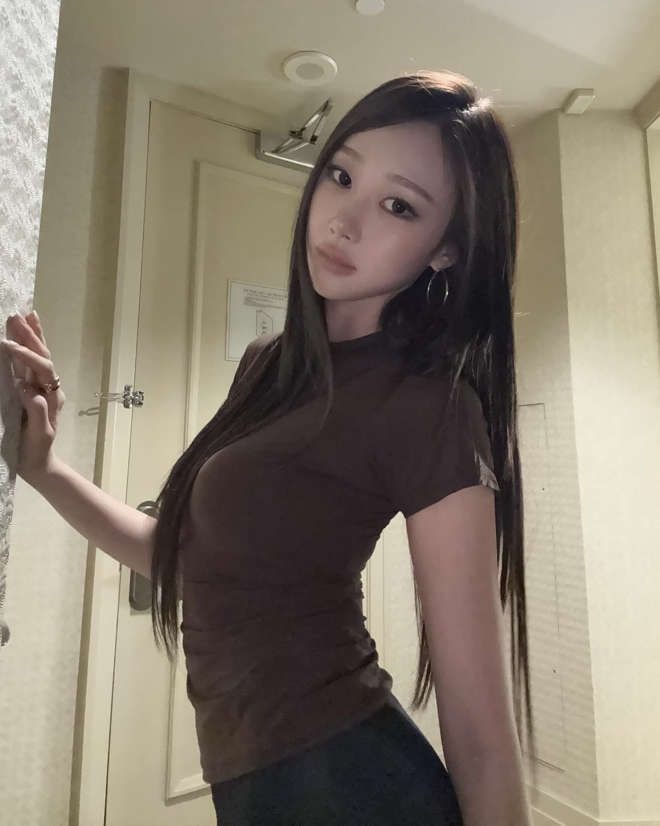 모카무스 권위자 등장☕
믿고 보는 가을 톤 모카무스로 데일리룩 완성하기🍁🤎 이미지