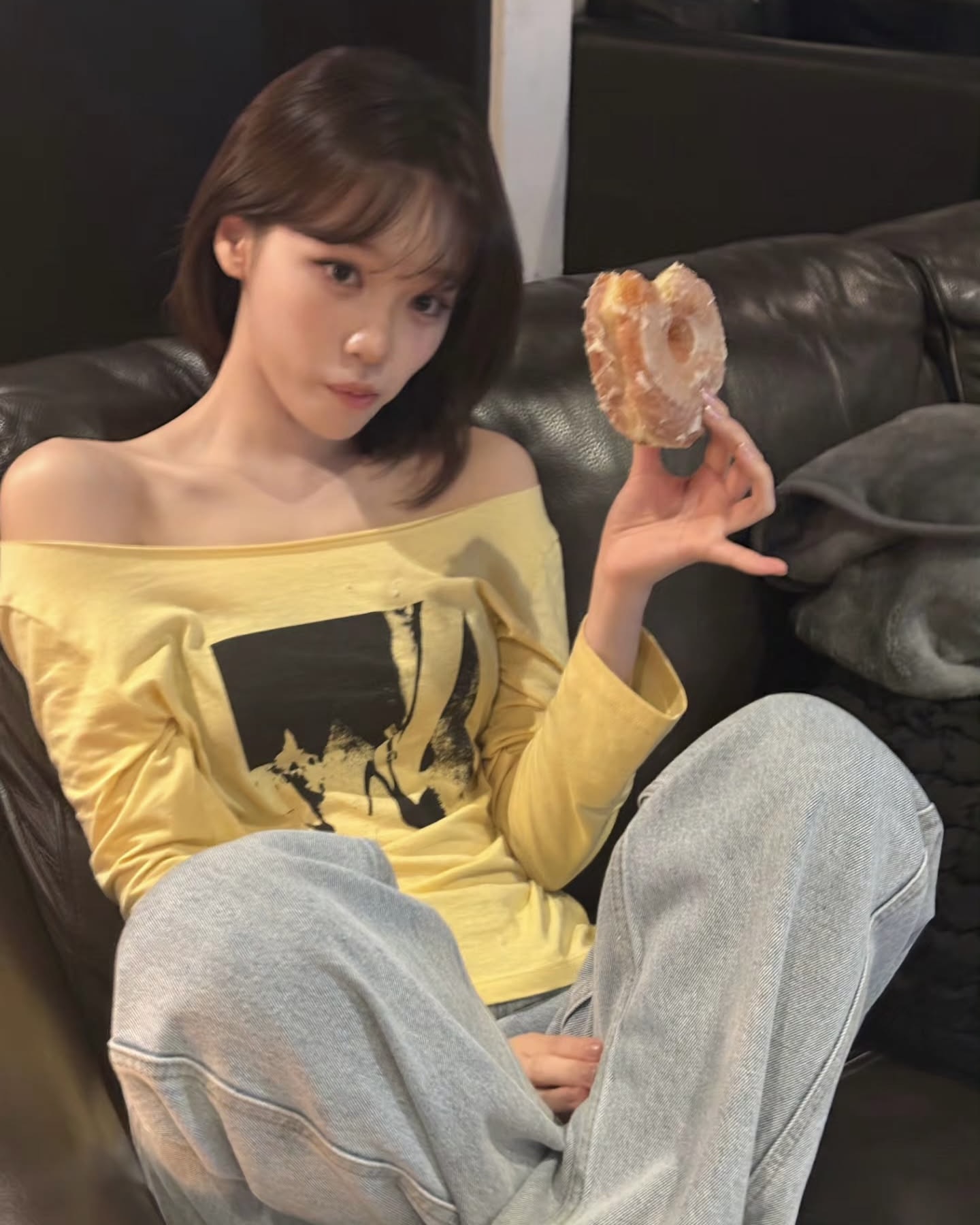 까부라진 옷? 그냥 입고 보는거야😉
지금 아니면 못입어, 어깨 포인트 오프숄더로 꾸꾸룩 완성♥️✨ 이미지3