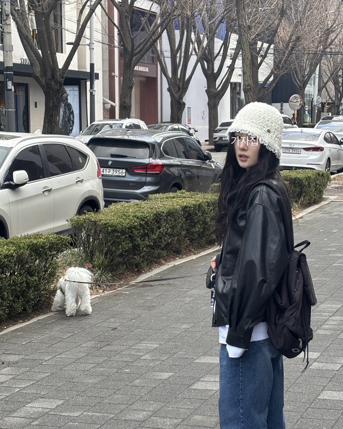 올가을 가죽+데님 조합💙
셀럽들이 보여주는 꾸안꾸 무드 이걸로 완전 종결✨🔥 이미지7