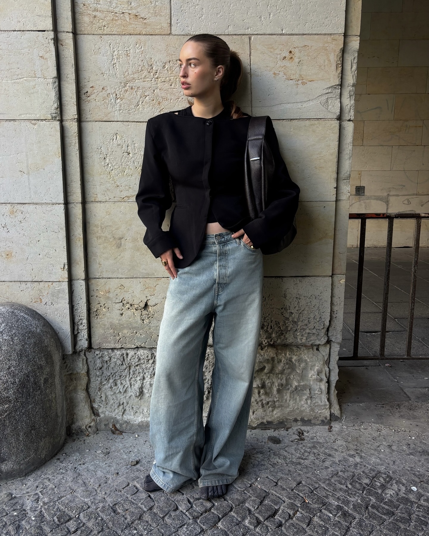 데님 팬츠는 오늘도 변신 중🌀
가을 오면 자연스레 떠오르는 완벽 조합🍂🖤데님 팬츠와 자켓 이미지3