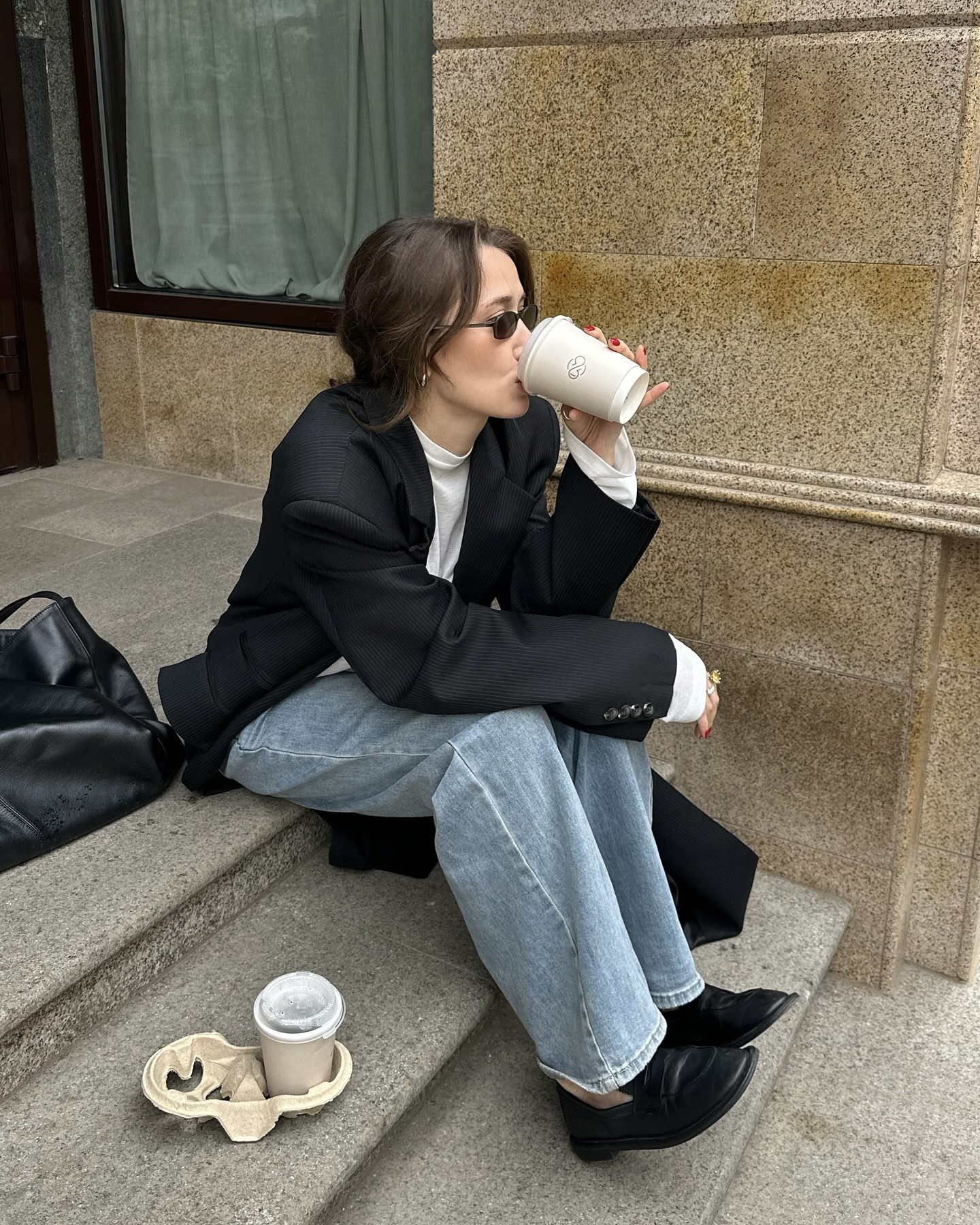 데님 팬츠는 오늘도 변신 중🌀
가을 오면 자연스레 떠오르는 완벽 조합🍂🖤데님 팬츠와 자켓 이미지5